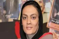 (ویدیو) واکنش متفاوت شهربانو منصوریان به ویدیوی نماز خواندن علیرضا دبیر