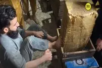 (ویدئو) ببینید پاکستانی ها با چه روشی در کارگاه صابون دست ساز تولید می کنند