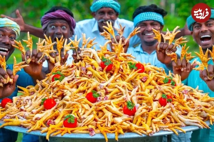ببینید| غذای روستایی در هند؛ پخت خوراک کاری با 2500 عدد پای مرغ و پوره گوجه فرنگی