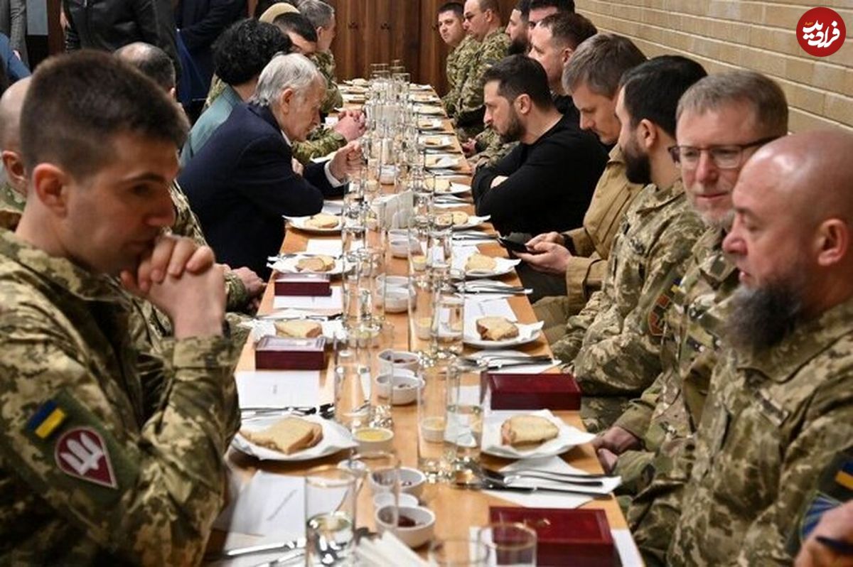 (عکس) افطاری زلنسکی با سربازان مسلمان ارتش اوکراین