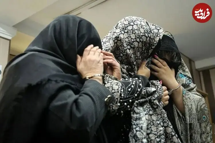 ببینید؛ زورگیری عجیب سه دختر لندکروزسوار در شمال تهران