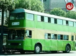 عکس| سفر به تهران قدیم؛ «اتوبوس دو طبقه» در میدان فلسطین؛ سال 1350