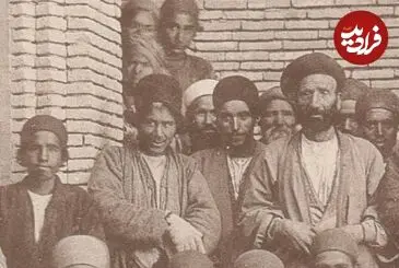 عکس| سفر زمان؛ عکس یادگاری «قالیباف‌های اراکی» در دورن ناصرالدین شاه