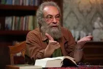 طعنه مجری ممنوع‌الکار تلویزیون به گاف مسعود فراستی : من 5 سال صبر کردم تا به بقیه ثابت بشه بیسوادی...