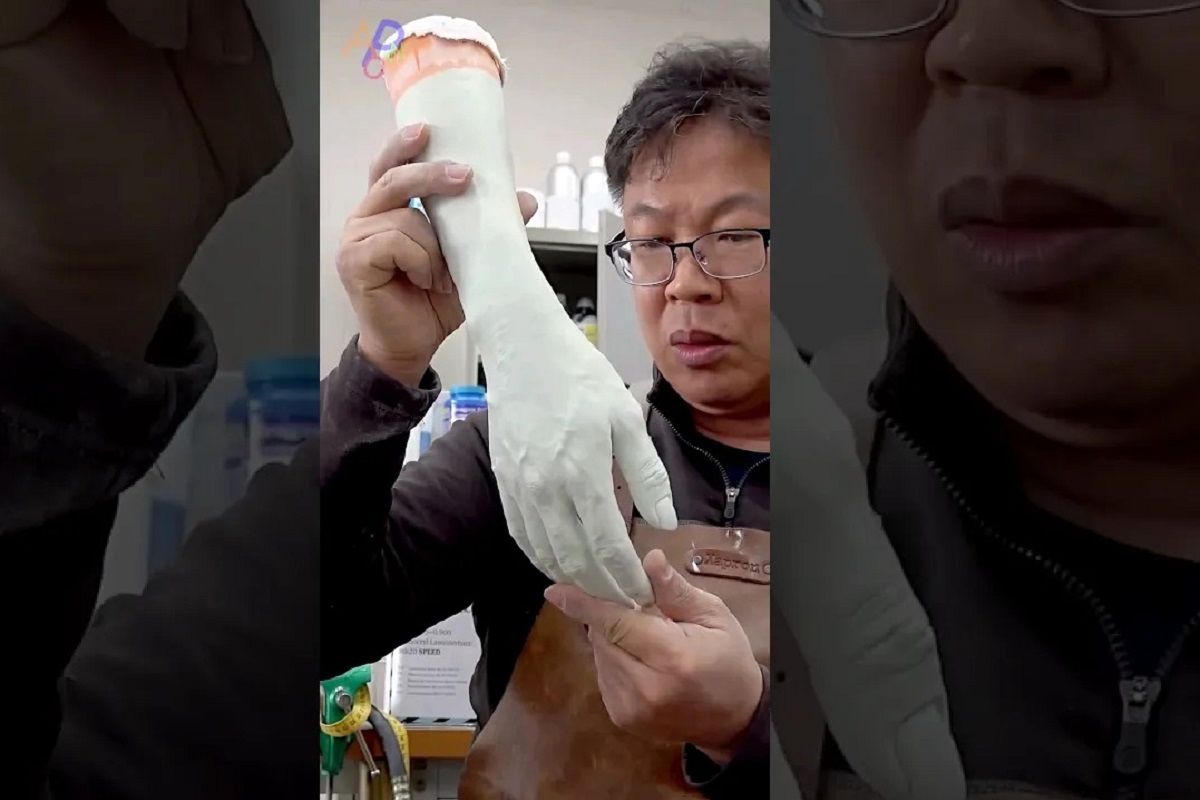 (ویدئو) تا به حال فرآیند ساخت دست مصنوعی نزدیک به طبیعی را دیده بودید؟
