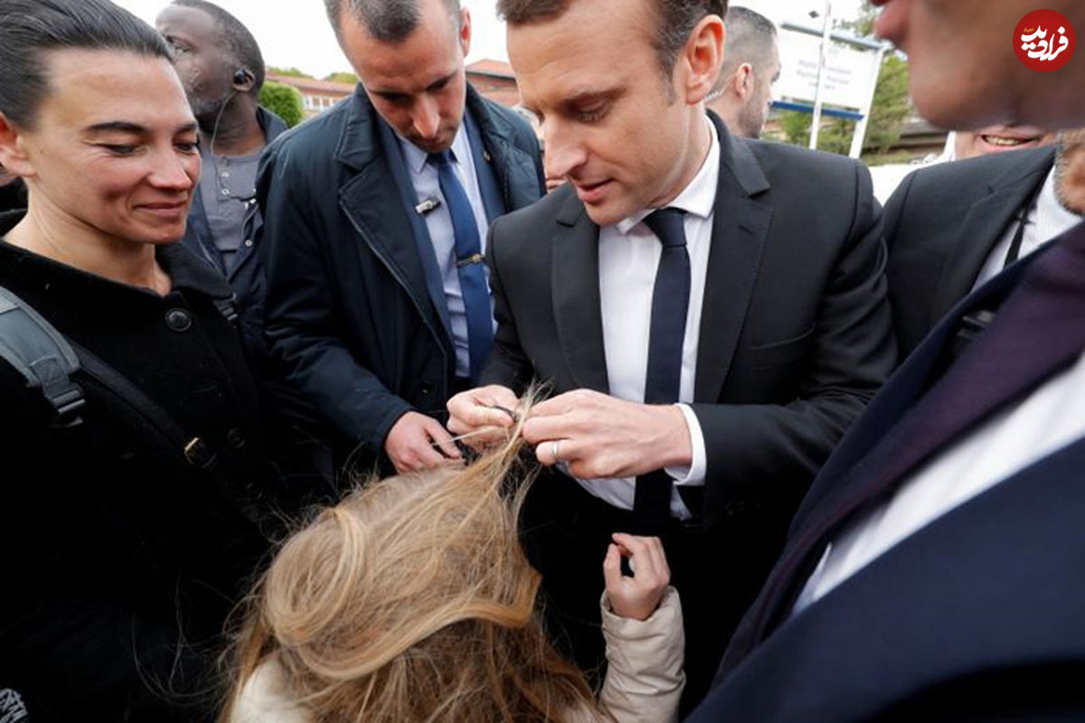 عکس/ گیرکردن موهای دختربچه به دکمه کت نامزد ریاست جمهوری