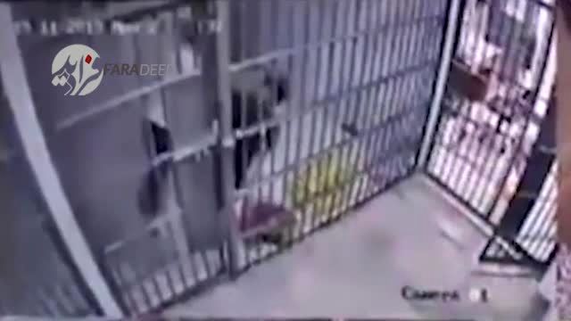ویدیو/ پلیسی که به دست مجرم زیرک زندانی شد