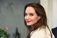 تصاویر تازه از آنجلینا جولی در عراق؛ دیدار آنجلینا با بازماندگان نسل‌کشی داعش