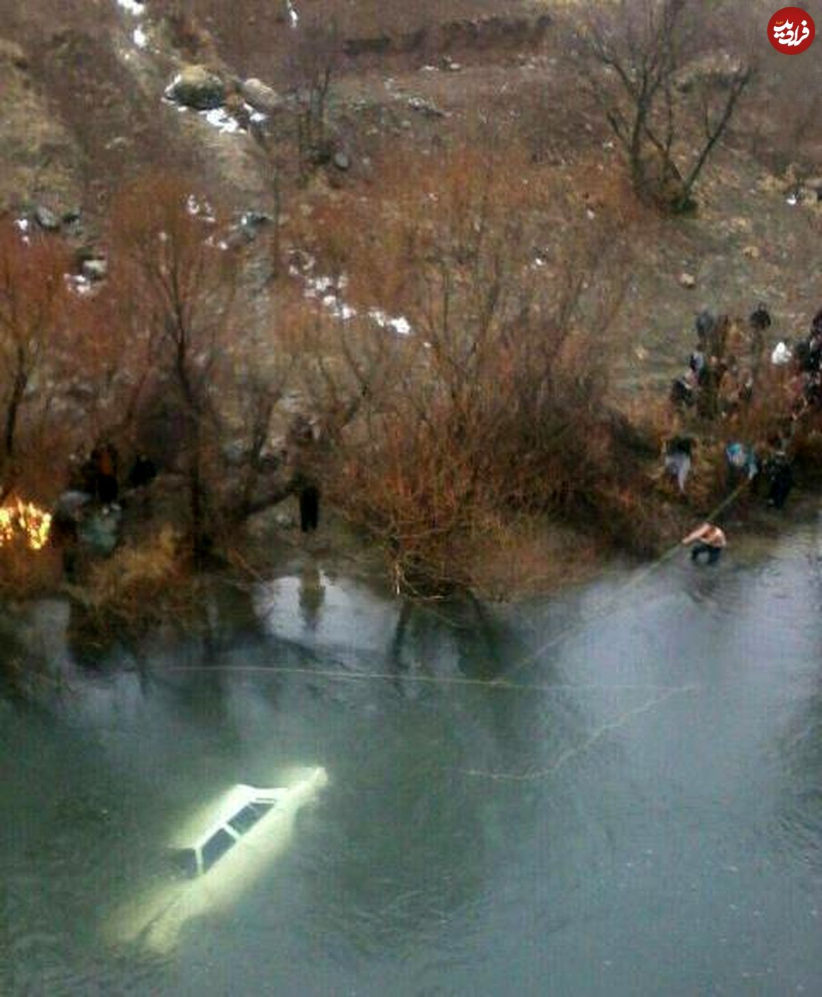 عکس/ ۳ کشته در پی سقوط خودرو به رودخانه