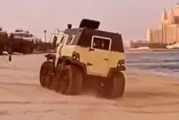 (ویدئو) ماشین غول پیکر ۸ چرخ شبیه به تانک و نفربر