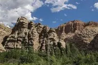(عکس) اگر تهران هستید سفر یک روزه به روستایی با کوه‌های عروسکی در انتظار شماست