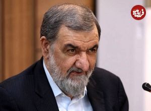 عکس؛ سفر به تاریخ؛ «محسن رضایی» در کنار «رهبر انقلاب» در حال بررسی نقشۀ عملیات؛ دهۀ 60