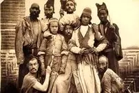 عکس| سفر زمان؛ عکس یادگاری «کریم شیره‌ای و عباس گنده»؛ 130 سال قبل