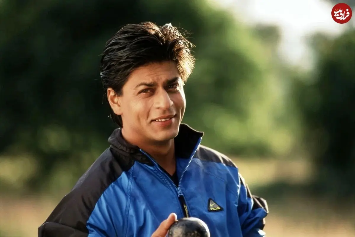 عکس| سفر در زمان؛ «شاهرخ خان» در حال دست دادن با مقبول فدا حسین در حراجی بونامز لندن؛ سال 1386