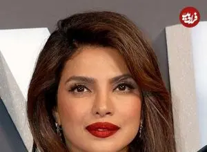 عکس| سفر در زمان؛ «پریانکا چوپرا» در یک مراسم تجاری شرکت سامسونگ در حیدرآباد؛ سال 1390