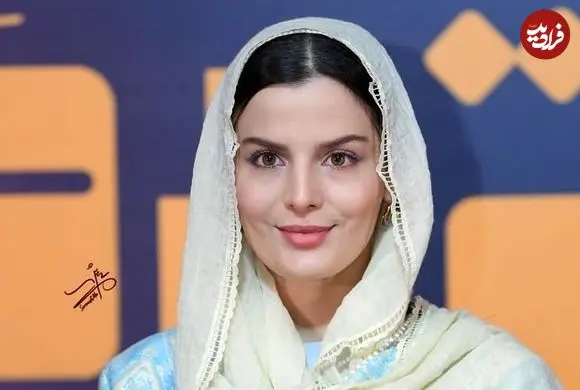 عکس| سفر زمان؛ «غزاله اکرمی» (سوجان) در 19 سالگی در آغوش «سولماز حصاری»