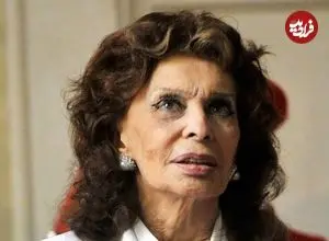 عکس| سفر در زمان؛ «سوفیا لورن 22 ساله» در یک رستوران ناپلی در بلژیک؛ سال 1335 