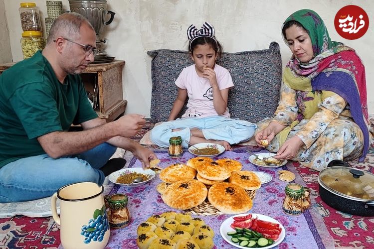 ببینید| غذای روستایی در ایران؛ پخت نان سنتی و عدسی برای صبحانه