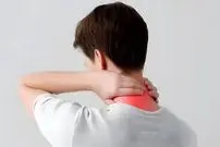 اشتباه‌های رایجی که موجب گردن درد می‌شوند