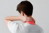 اشتباه‌های رایجی که موجب گردن درد می‌شوند