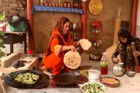 ببینید؛ غذای روستایی در هند؛ پخت یک غذای سنتی با مرغ