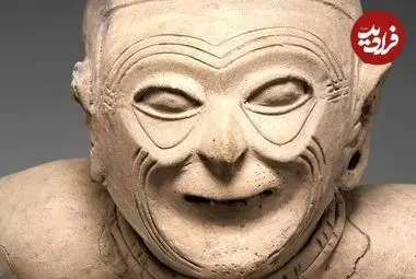 پیرمرد 2 هزارساله‌ای که دارد می‌نشیند؛ شاهکاری از یک تمدنِ ناپدید شده