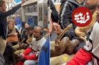 (ویدئو+عکس) مسافری که با دو مار پیتون ترسناک سوار مترو شده است 