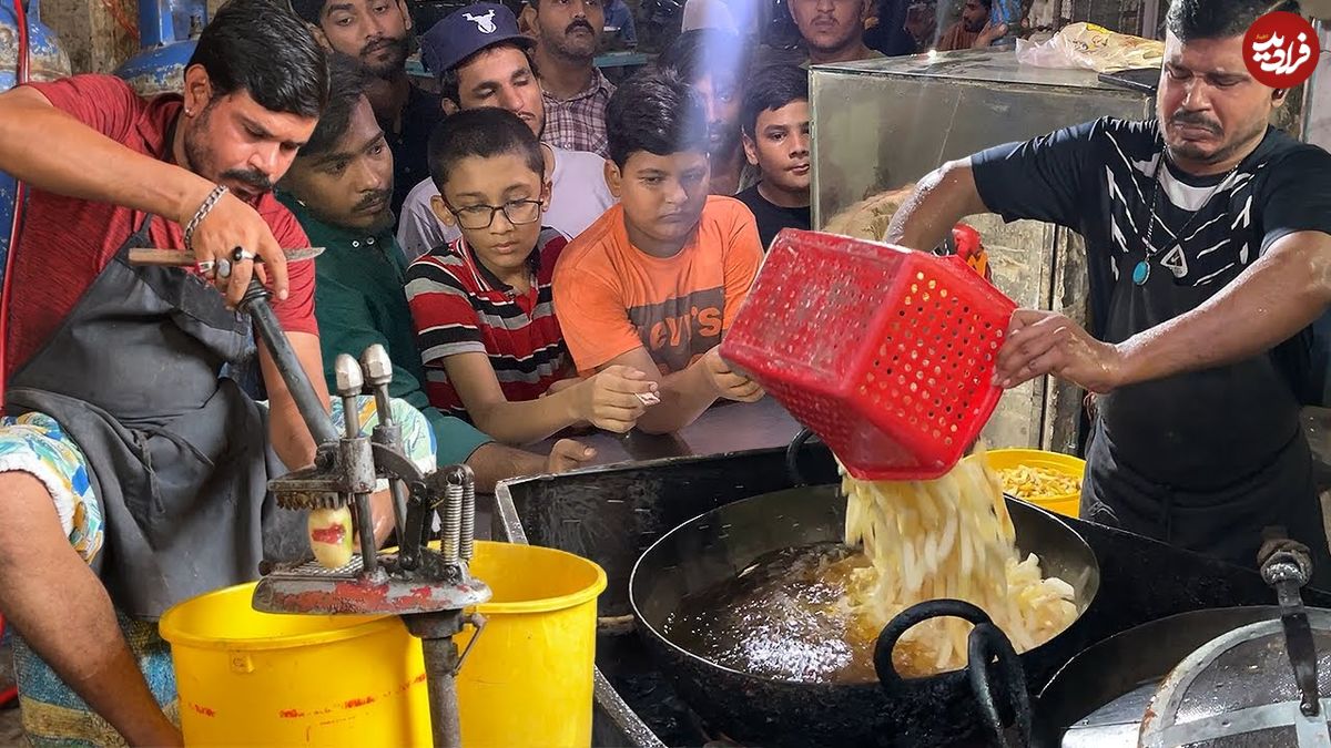 ببینید؛ غذای خیابانی در پاکستان؛ محبوب ترین سیب زمینی سرخ کرده در کراچی