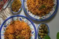 طرز تهیه پلوی نخود فرنگی با مرغ ریش ریش شده