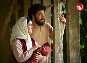 عکس| سفر در زمان؛ «امیرحسین» سریال سوجان در کنار همسرش؛ سال 1403