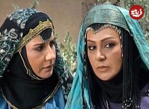 عکس؛ سفر زمان؛ «عمره و ناریه، همسران مختار» (مختارنامه) در کنار «جمشید مشایخی»
