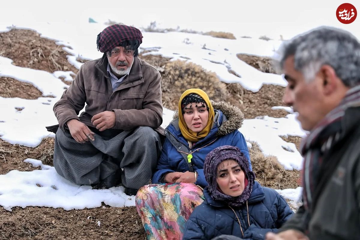 عکس| سفر در زمان؛ «روژان» سریال نون خ در یک کتابفروشی در 34 سالگی؛ سال 1400