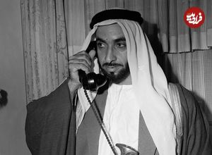 عکس؛ سفر در زمان؛ «محمدرضا پهلوی در حال روبوسی با بنیانگذار امارات»؛ سال 1353
