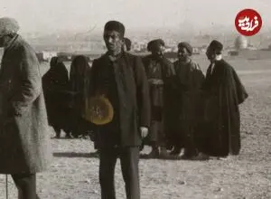 عکس| سفر زمان، اصفهانی‌ها در حال تماشای هواپیمای آلمانی؛ 100 سال قبل