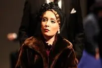 عکس| سفر زمان؛ ژست جالب «فرناز رهنما» روی صحنه تئاتر؛ سال 91