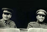 عکس؛ سفر در زمان؛ دیکتاتوری که در تنهایی مرد