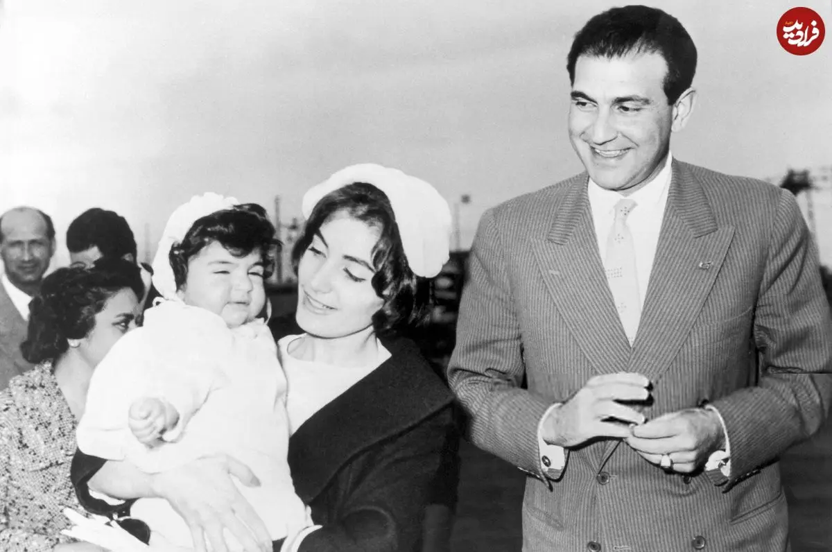 عکس| سفر در زمان؛ «شهناز پهلوی» به همراه عمه هایش «شمس و اشرف» در یک بازدید؛ اواخر دهه 30