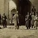 عکس| سفر زمان؛ مردان تهرانی در گوشه‌ای از «میدان توپخانه» در دوران قاجار
