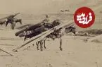 عکس| سفر زمان؛ کاروان «خرهای الوارکش» در یک جاده در دوران قاجار