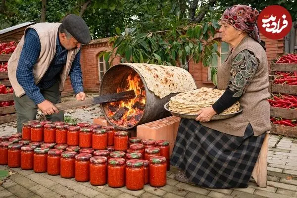 ببینید| غذای روستایی در آذربایجان؛ کباب کردن مرغ در بشکه، پخت نان و تهیه سس
