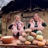 ببینید| غذای روستایی در ایران؛ پخت کدو حلوایی پر شده با پلو و مرغ