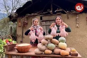 ببینید| غذای روستایی در ایران؛ پخت کدو حلوایی پر شده با پلو و مرغ