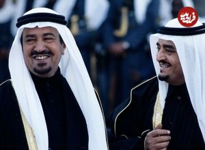 عکس؛ سفر در زمان؛ استقبال «پادشاه چهارم عربستان از ملکه الیزابت در فرودگاه»؛ سال 57