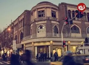 عکس| سفر زمان؛ «عابران و خودروهای کلاسیک در خیابان لاله زار»؛ دهه 1330