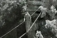 تصاویر؛ سفر در زمان؛ معروف ترین مسیر یک کتابخانه در جهان؛ تلاقی ایمان، معماری و جسارت انسان