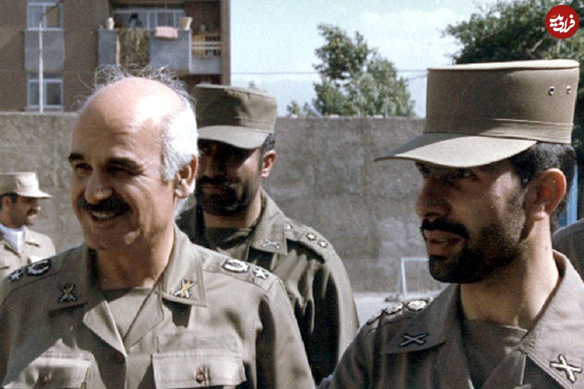 عکس؛ سفر در زمان؛ «صیاد شیرازی در حال گفتگو با محسن رضایی»؛ دهه 60