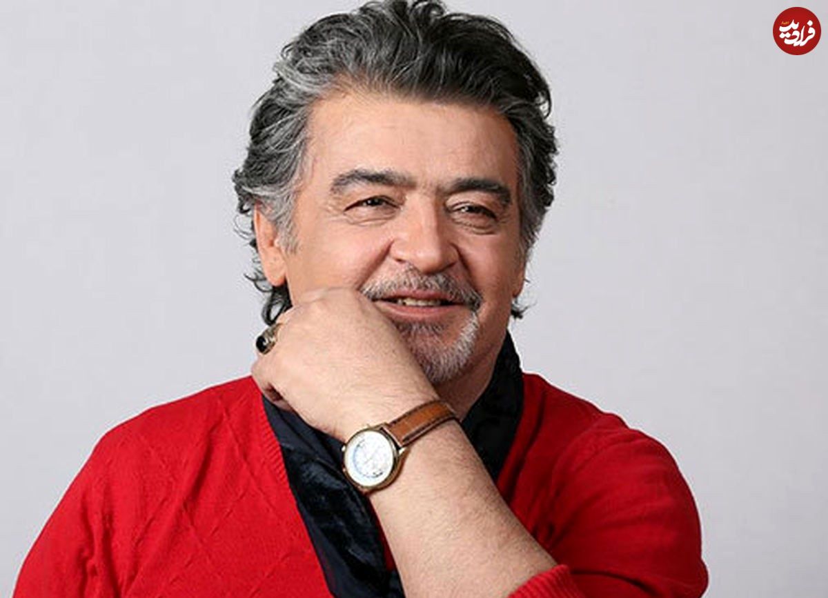عکس؛ سفر در زمان؛ رضا رویگری در آغوش دوبلور معروف