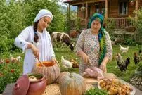 ببینید| غذای روستایی در ایران؛ پخت کدو حلوایی پر شده با مرغ  و برنج روی آتش
