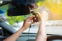 (ویدئو) گرفتن مچ یک مرد شارلاتان در روز روشن قبل از اخاذی