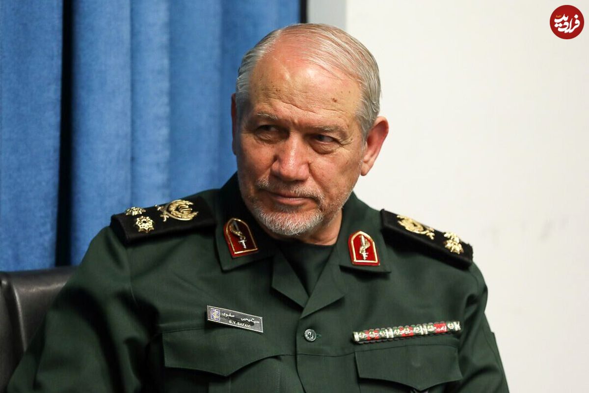عکس؛ سفر در زمان؛ «رحیم صفوی و محسن رضایی» در یک جلسه نظامی؛ دهه 60